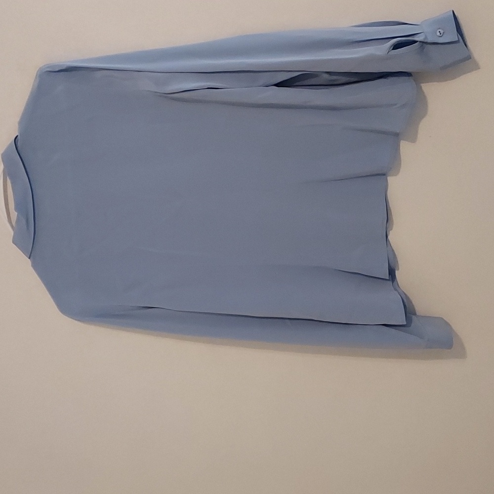 Petite Sophisticate Light Blue Womens Shirt 100% SILK - Picture 3 of 7